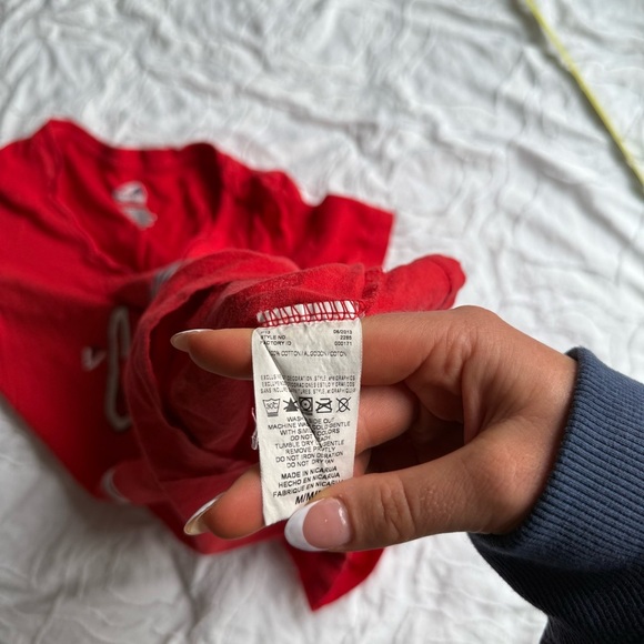 Majestic STL Cardinal Baseball Women's Red Caught Looking Tee V Neck - Picture 8 of 9